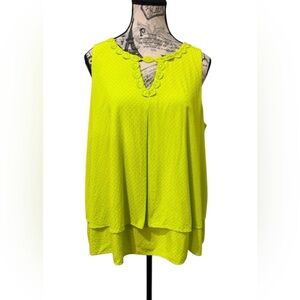 Crown & Ivy Lace Floral trim/ layered Vibrant Green Layered Top size L